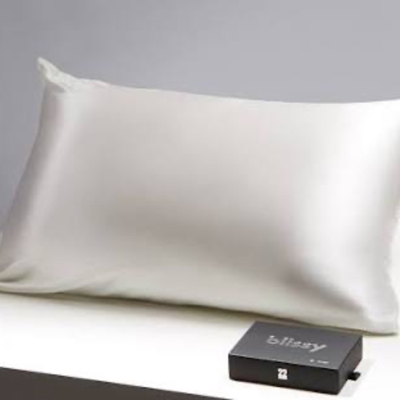 Blissy Other - Blissy White Mulberry Silk Pillowcase. Brand New.